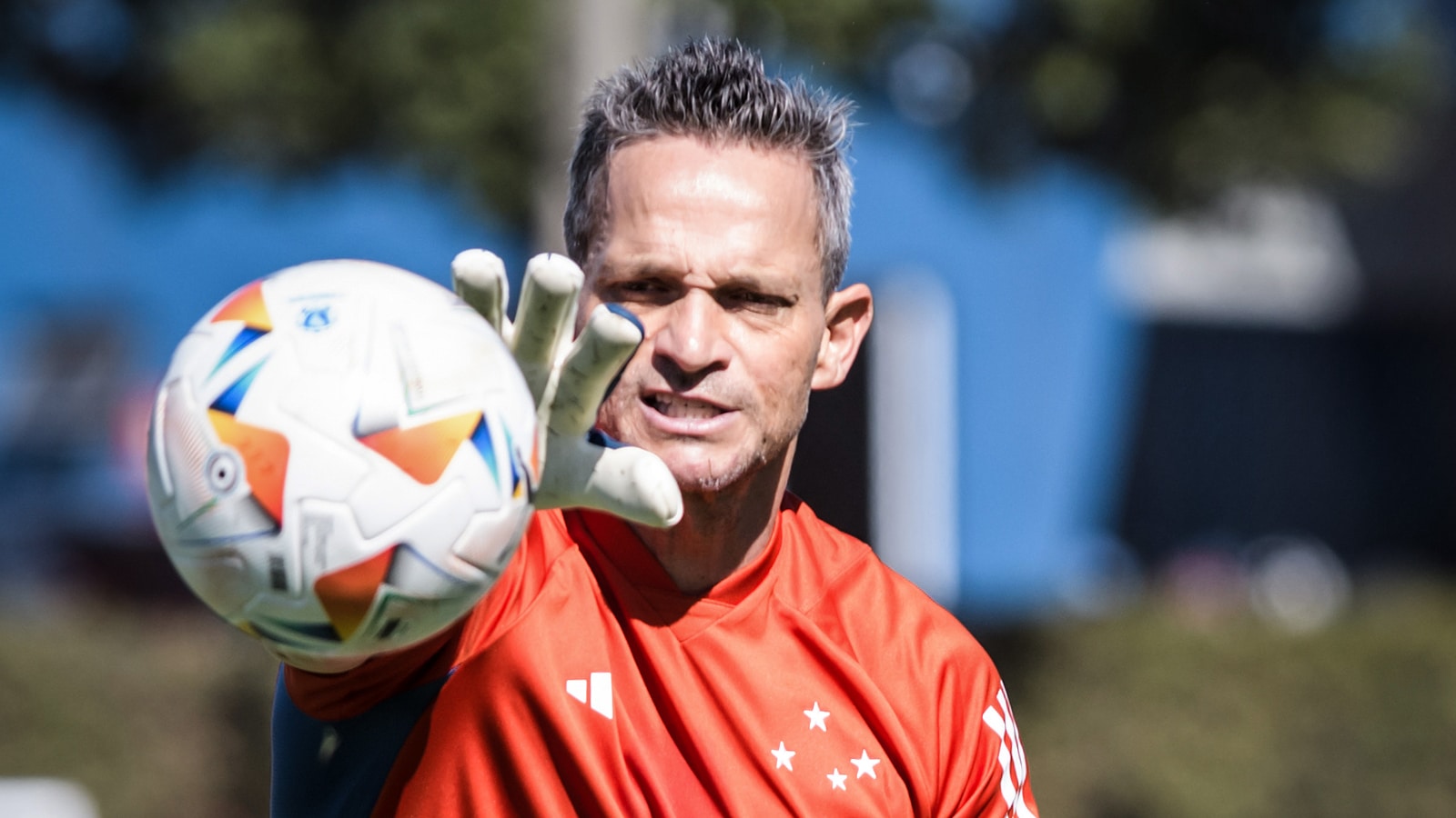 N&atilde;o &eacute; s&oacute; C&aacute;ssio: Cruzeiro tem outro novo grande e &ndash; pouco conhecido &ndash; refor&ccedil;o no gol