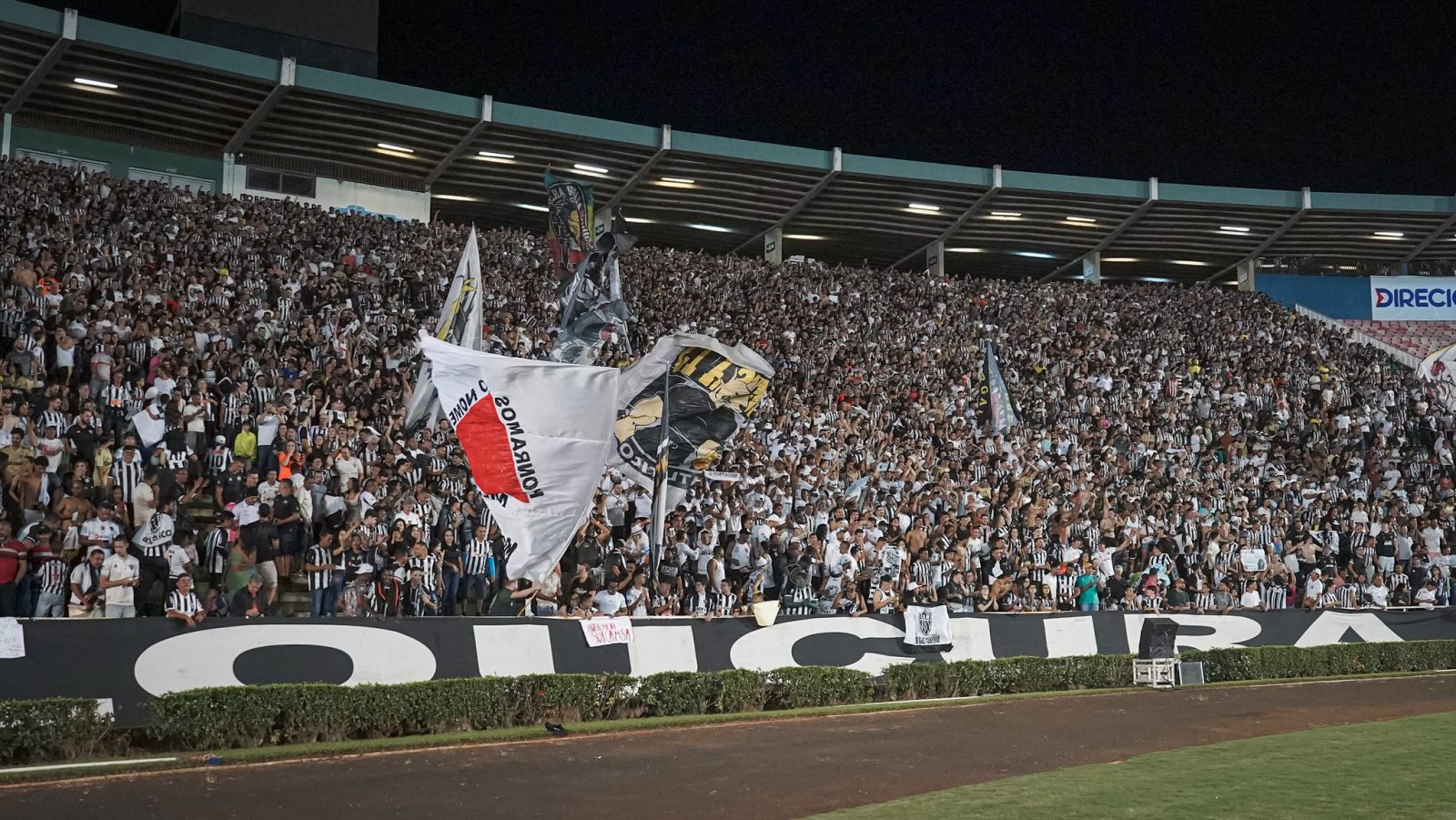 Empresa &eacute; condenada a indenizar torcedor por superlota&ccedil;&atilde;o em Cruzeiro x Atl&eacute;tico-MG