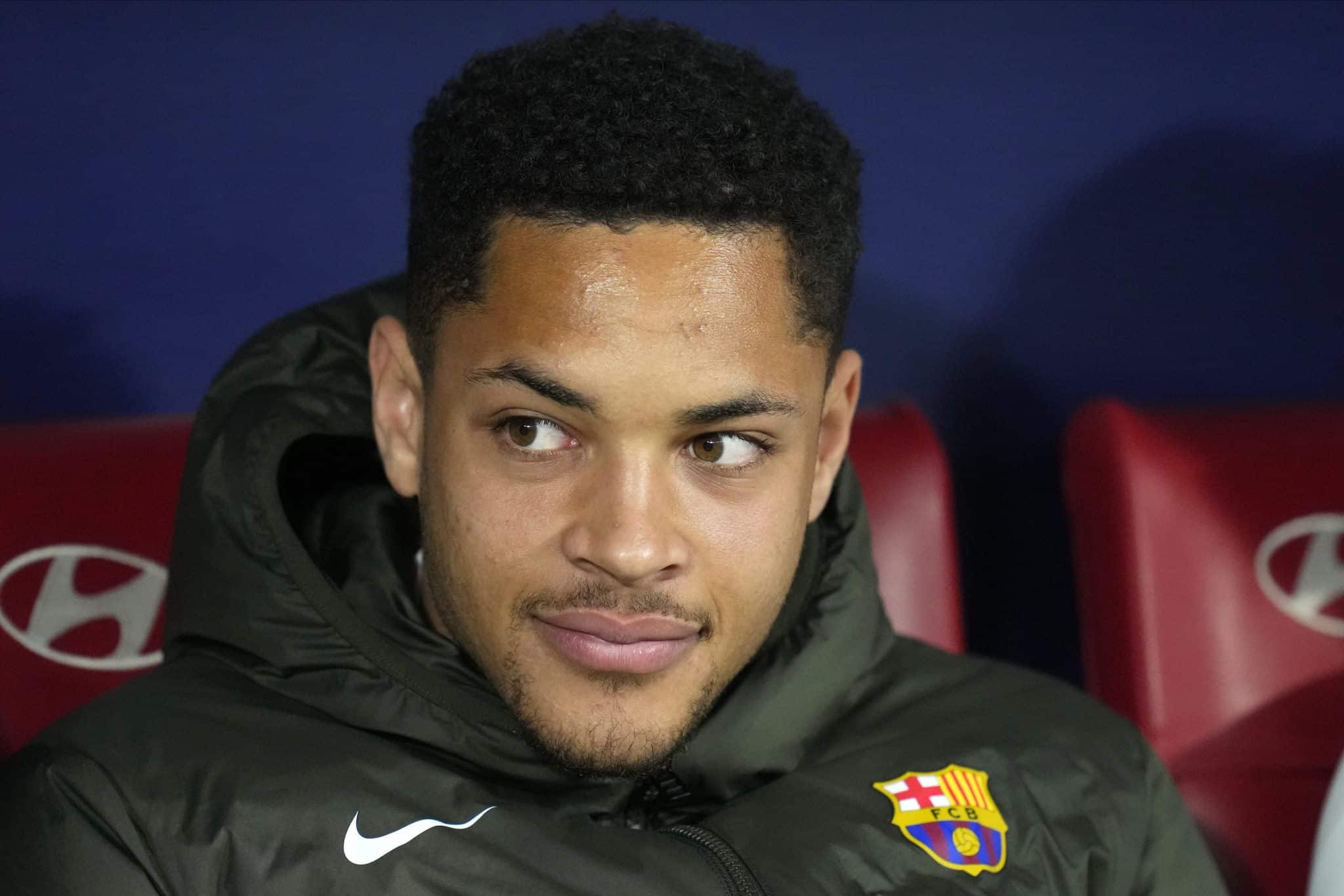 Vitor Roque pode trocar o Barcelona por time portugu&ecirc;s ao fim da temporada