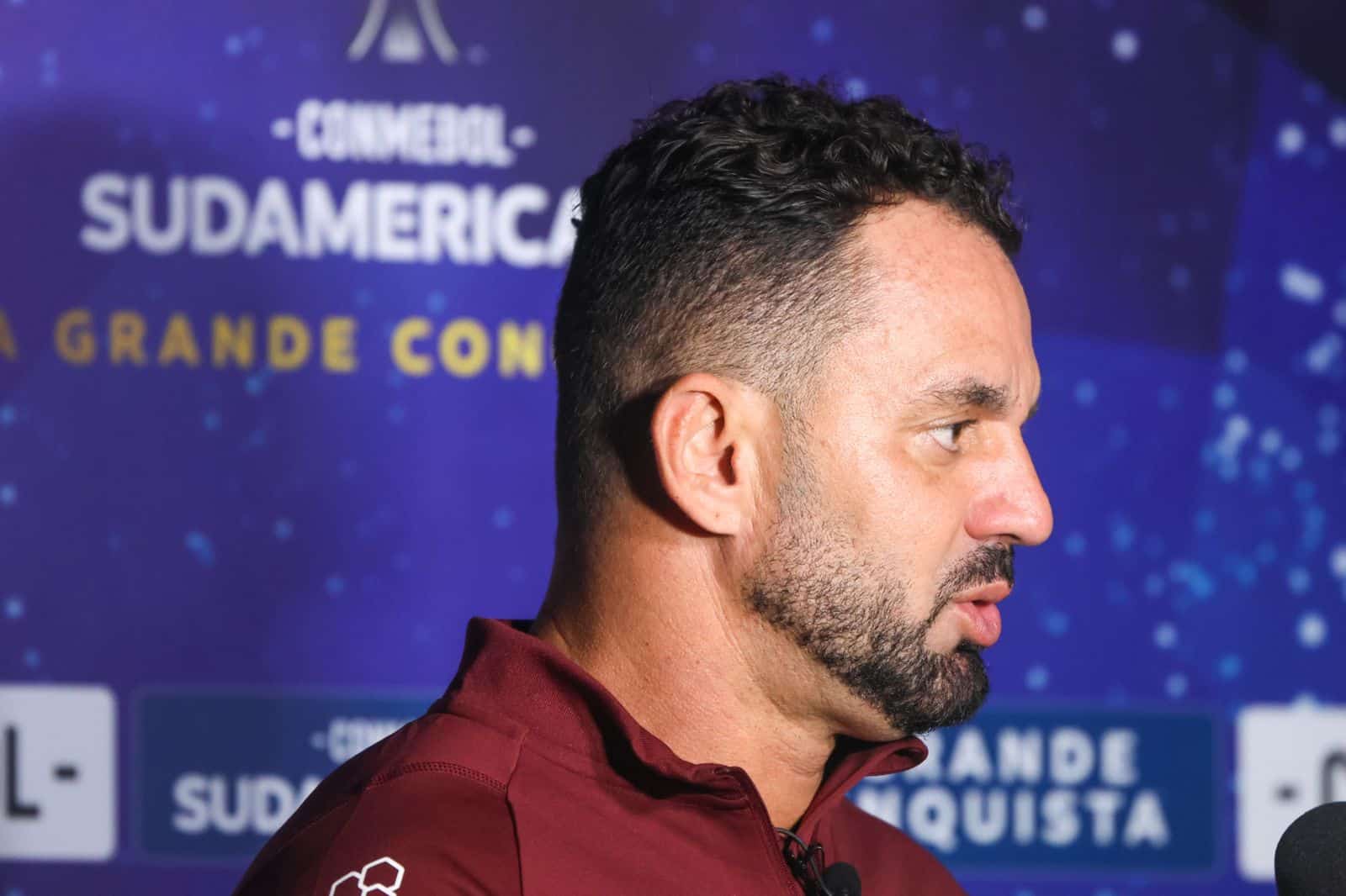 Diretor do Internacional, Magr&atilde;o n&atilde;o confia em briga por t&iacute;tulos ap&oacute;s cat&aacute;strofe no Sul