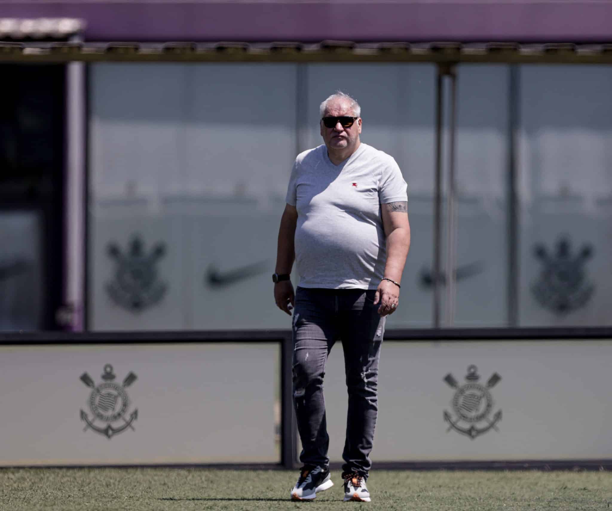 De funcion&aacute;rios &agrave; gata de estima&ccedil;&atilde;o: demiss&atilde;o de Rub&atilde;o pegou mal no CT&nbsp;do&nbsp;Corinthians