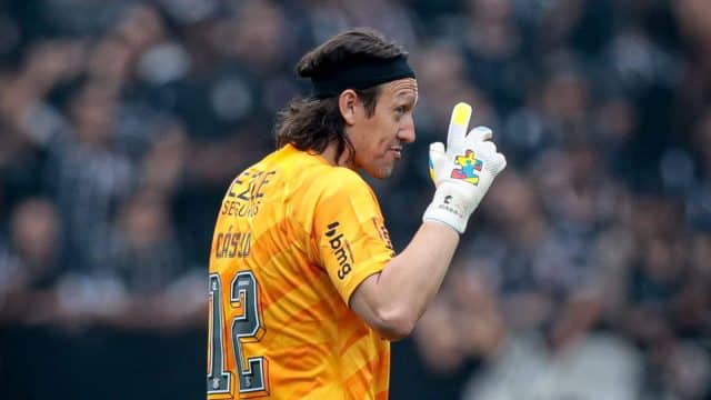 &Iacute;dolo de uma gera&ccedil;&atilde;o, C&aacute;ssio deixa lacunas no Corinthians