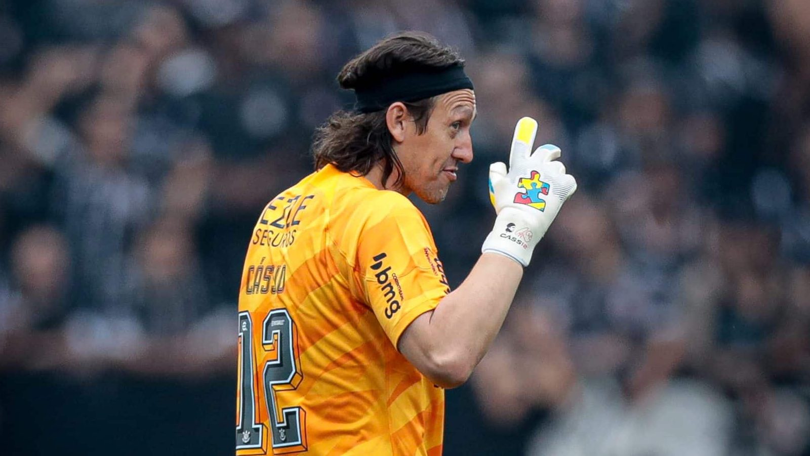 &Iacute;dolo de uma gera&ccedil;&atilde;o, C&aacute;ssio deixa lacunas no Corinthians