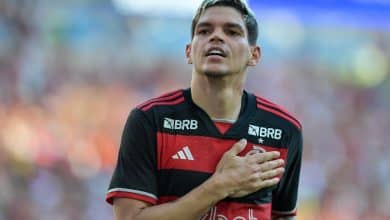 Les&atilde;o de Ayrton Lucas deixa Tite no limite dos problemas na ala esquerda do Flamengo