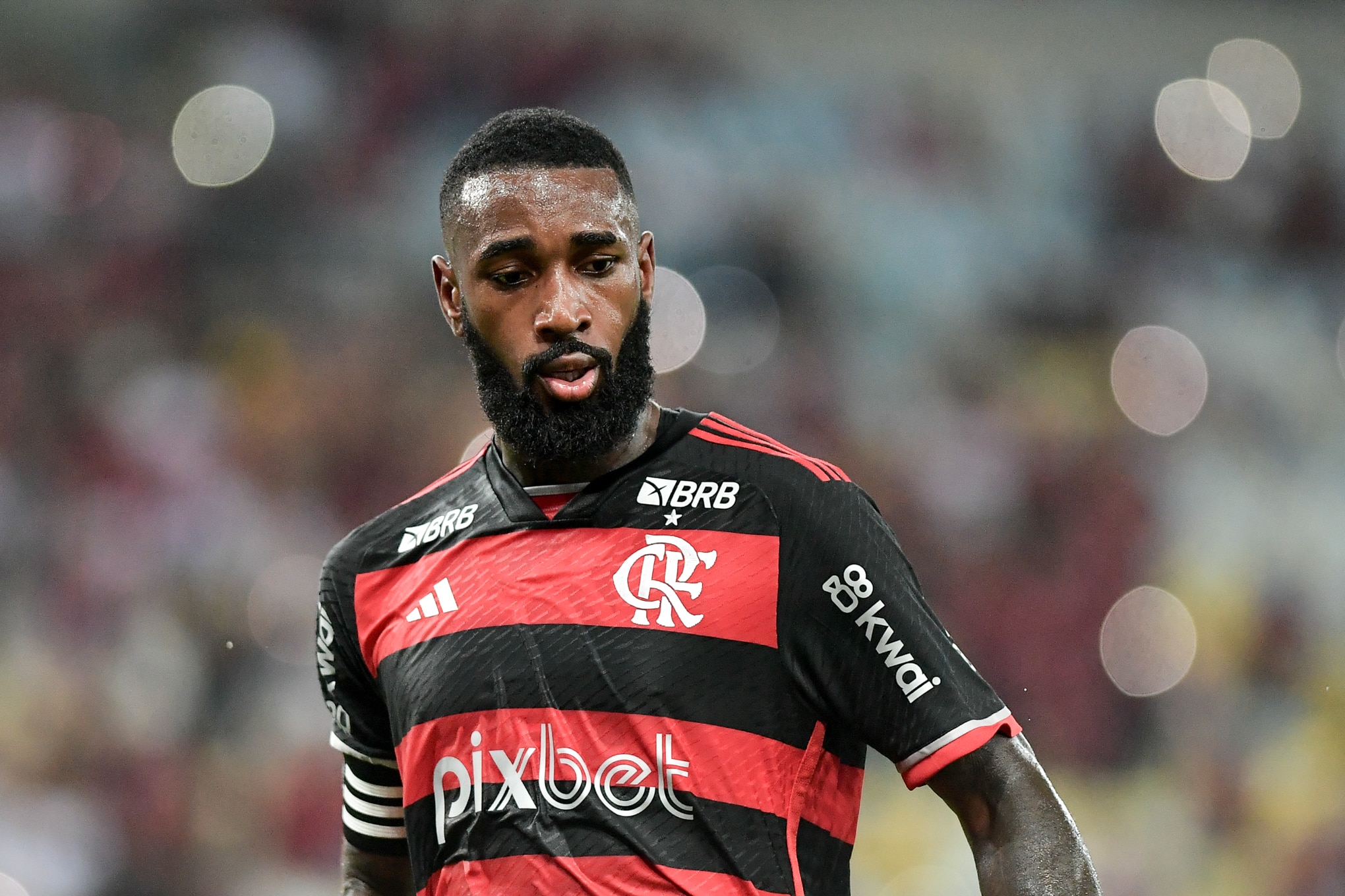 Gerson ganha nova fun&ccedil;&atilde;o para dar resposta aos torcedores ap&oacute;s protestos