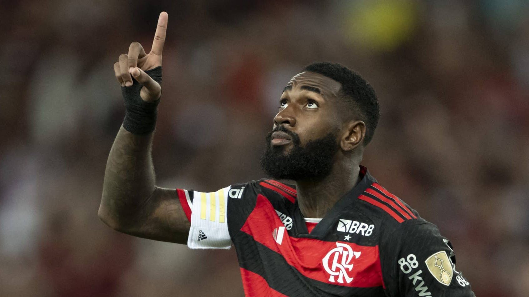 Gerson d&aacute; declara&ccedil;&atilde;o forte e revela que m&eacute;dico temeu fim de sua carreira no futebol