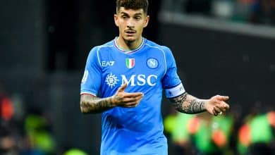 Napoli confronta empres&aacute;rio de Di Lorenzo e nega sa&iacute;da do capit&atilde;o