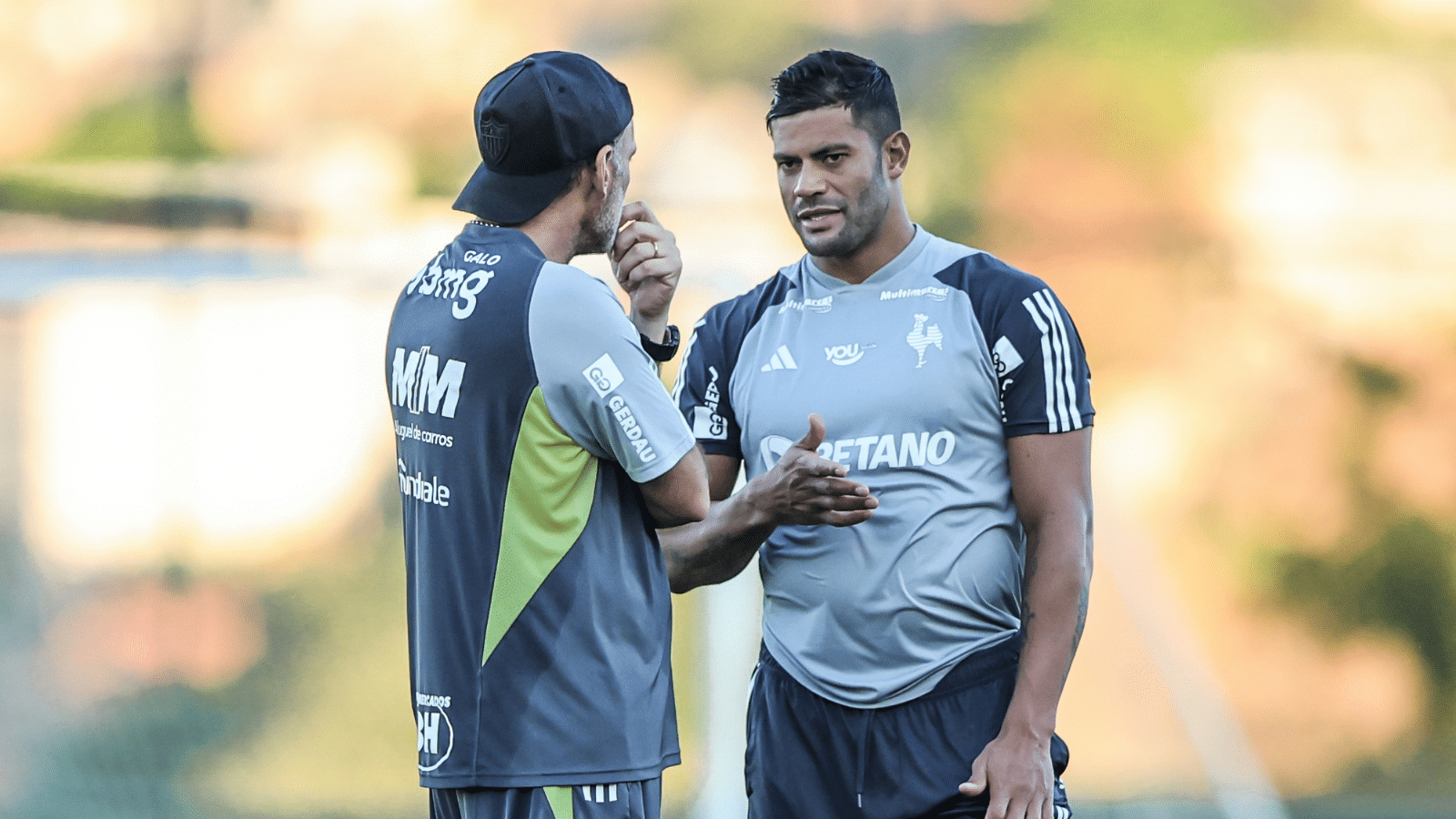 &lsquo;Tem tudo para virar &iacute;dolo&rsquo;: Assim como a torcida, Hulk est&aacute; militizado no Atl&eacute;tico-MG
