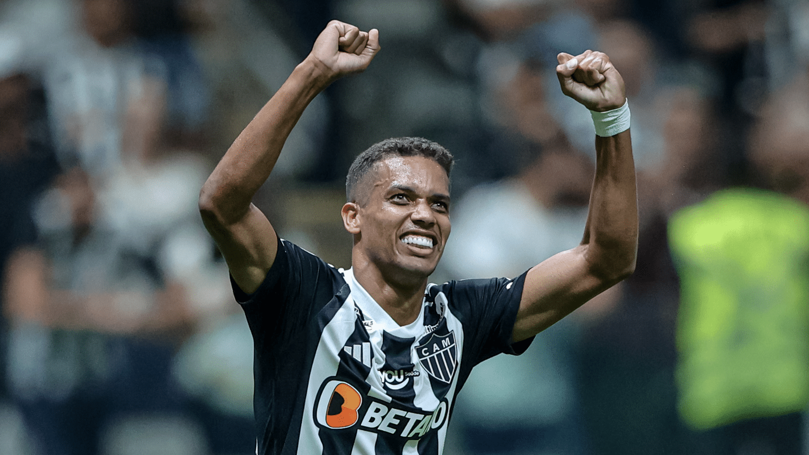 Pedrinho marca ap&oacute;s 900 dias e quer ficar no Atl&eacute;tico-MG, mas perman&ecirc;ncia &eacute; improv&aacute;vel