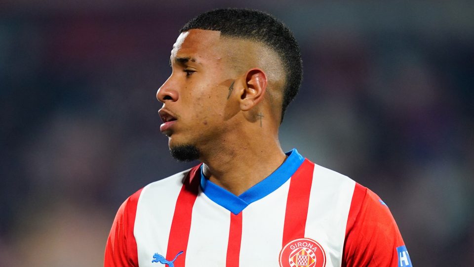 Com futuro ainda indefinido, Savinho é exaltado por técnico do Girona