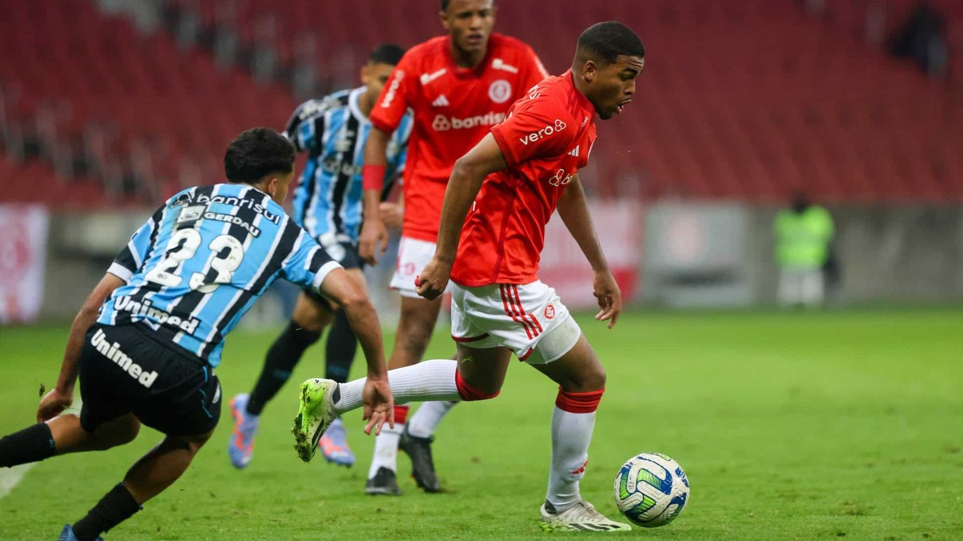 Por que Gr&ecirc;mio e Inter disputar&atilde;o torneio entre times menores do RS no segundo semestre