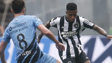 Botafogo reencontra Athletico-PR, pedra no sapato do clube na &uacute;ltima temporada