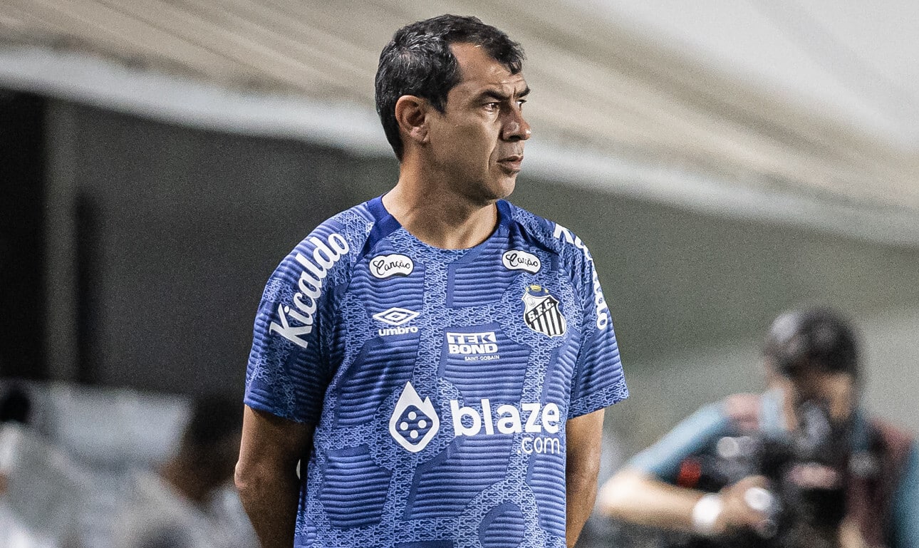 Apesar da crise do Santos, Carille entende que trabalho deve seguir &lsquo;a mesma linha&rsquo;