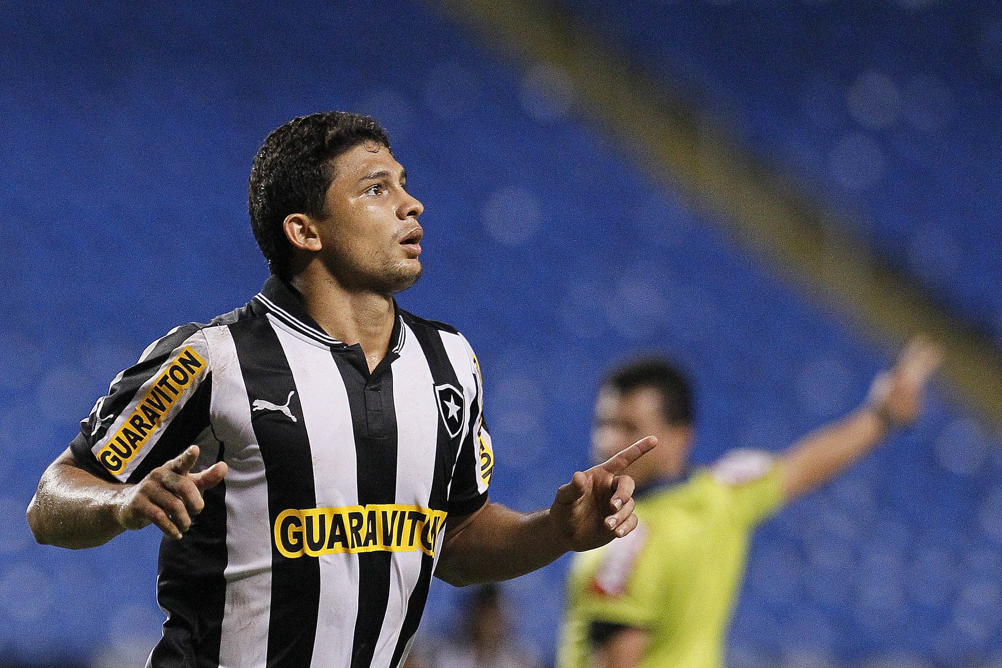 Elkeson defendeu o Botafogo entre 2010 e 2012 