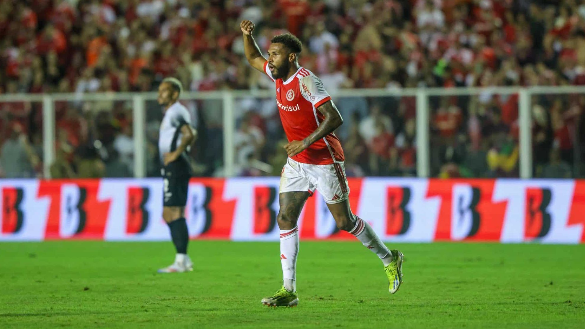 Wesley brilha na Ilha da Magia para recolocar o Internacional nos eixos e afundar o Corinthians