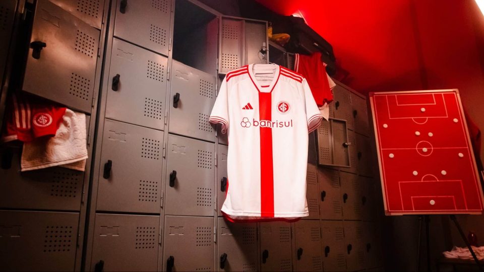 Inter mira na solidariedade com lançamento do novo uniforme, mas desagrada parte da torcida