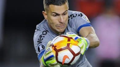 Ap&oacute;s tr&ecirc;s jogos de Gabriel Braz&atilde;o, Santos volta a negociar com Marcelo Grohe