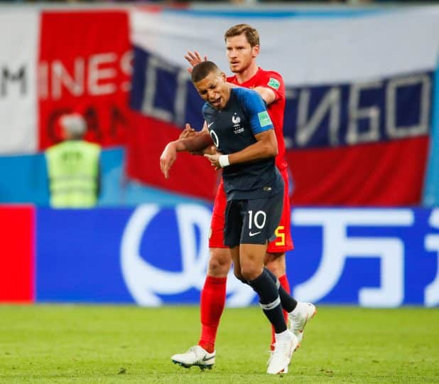 ‘Tenho um medo terrível de Mbappé’, brinca zagueiro da Bélgica