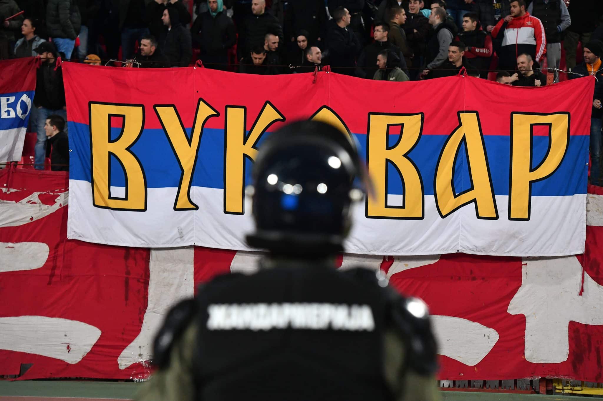 S&eacute;rvia x Inglaterra: pol&iacute;cia alem&atilde; espera interceptar grupo de hooligans s&eacute;rvios