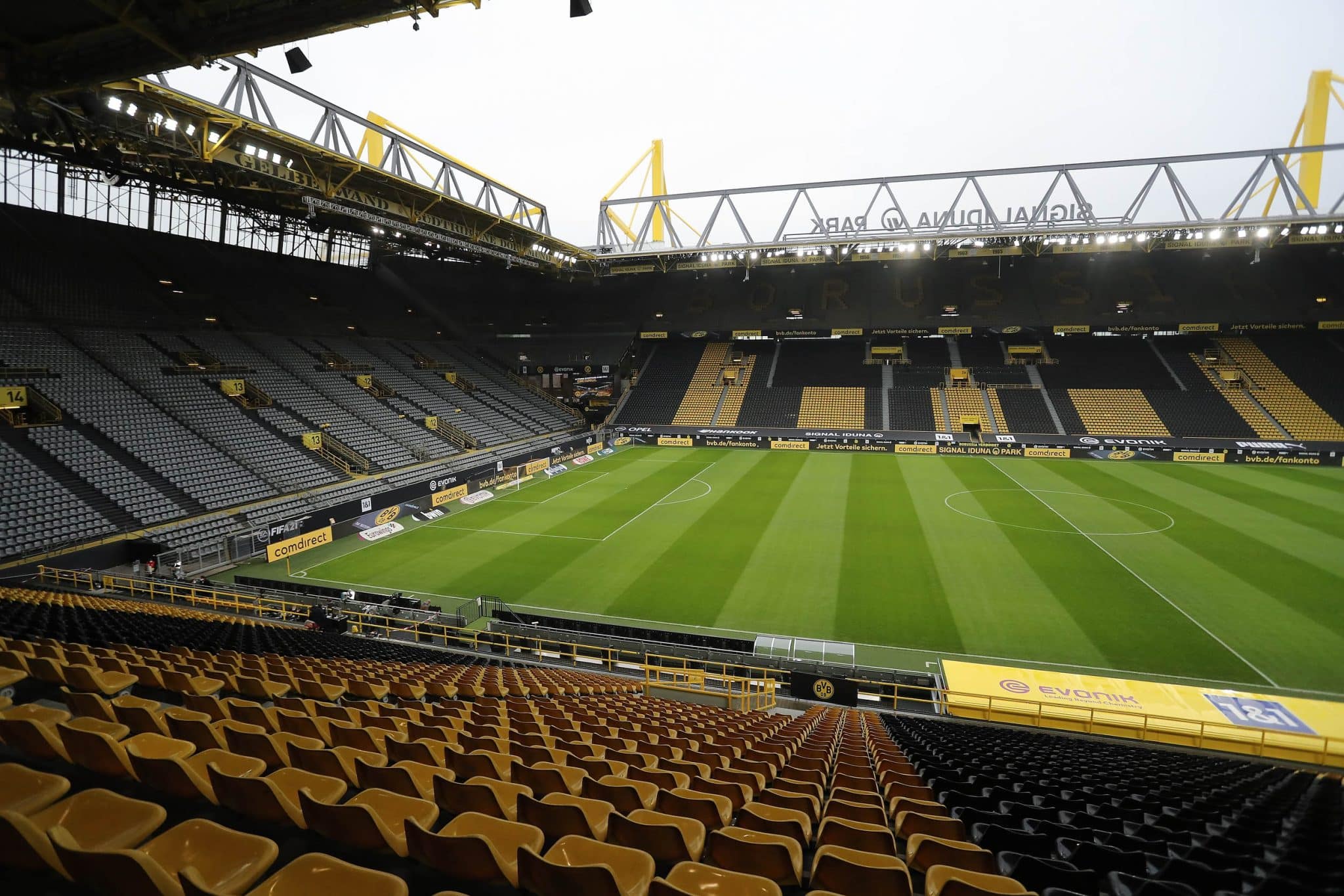 Foto: (IconSport) - Signal Iduna Park, em Dortmund