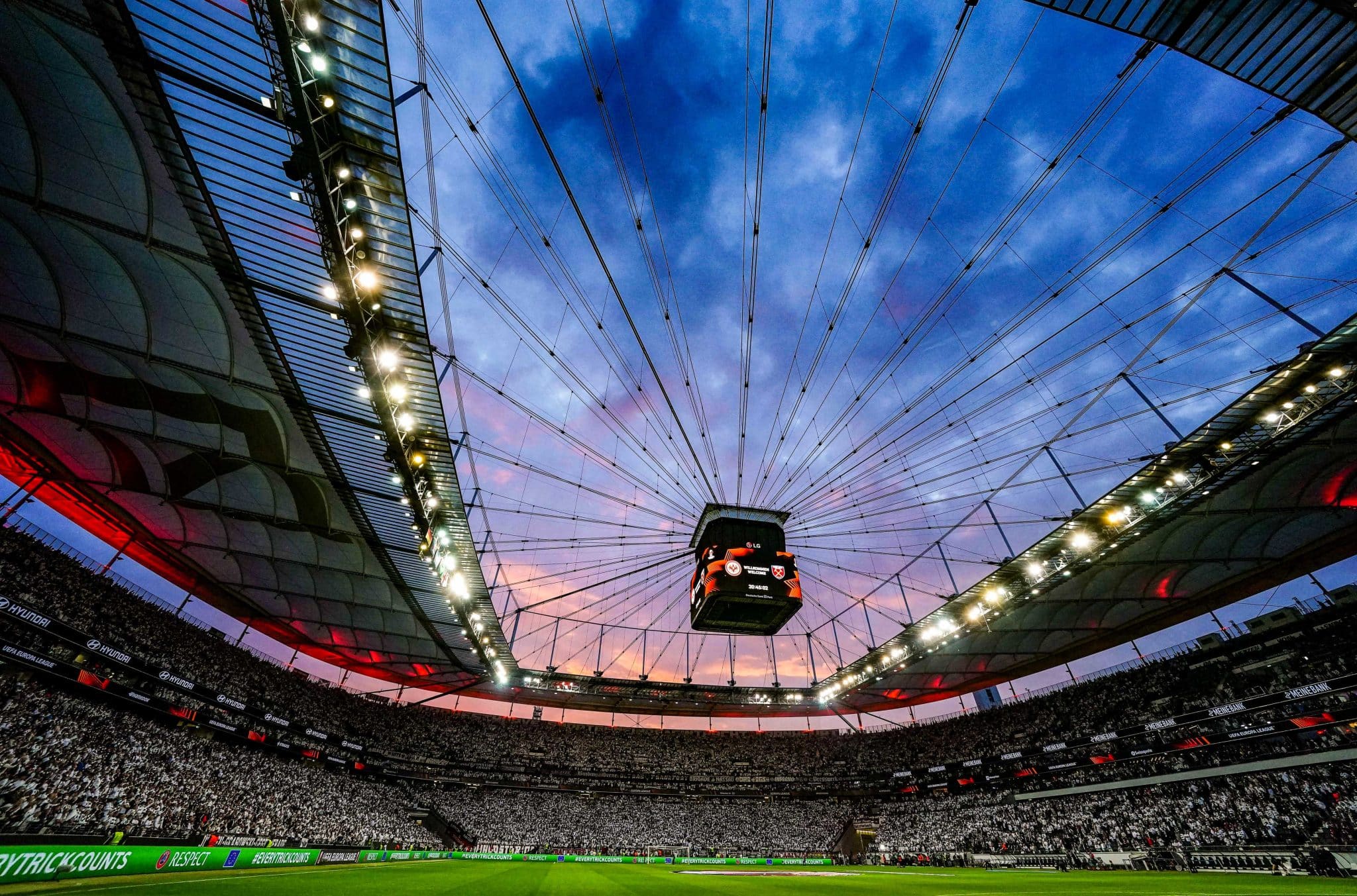 Foto: (IconSport) - Deutsche Bank Park, em Frankfurt