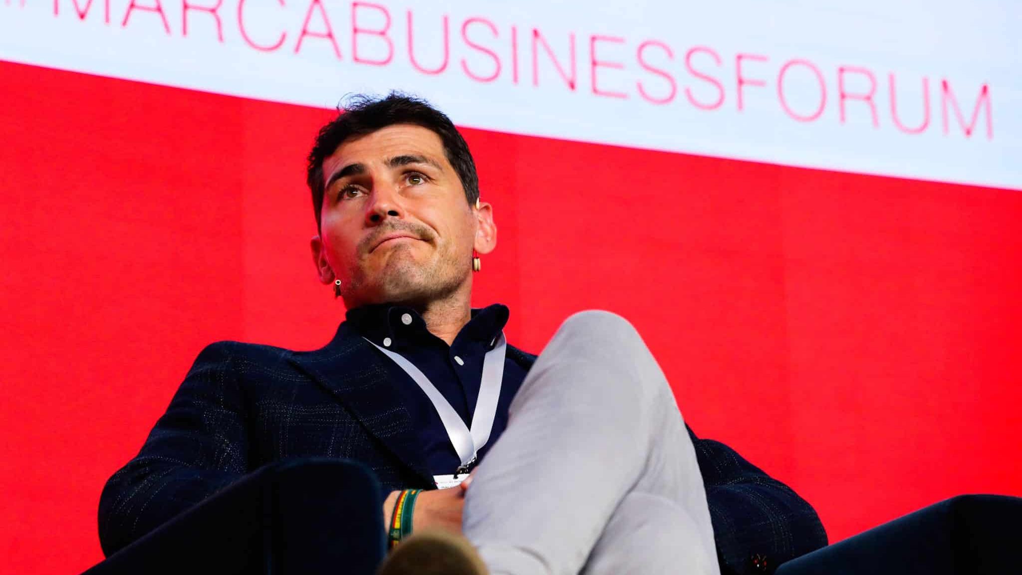 Casillas elege melhor &lsquo;sele&ccedil;&atilde;o da hist&oacute;ria&rsquo; e avalia atual momento da Espanha