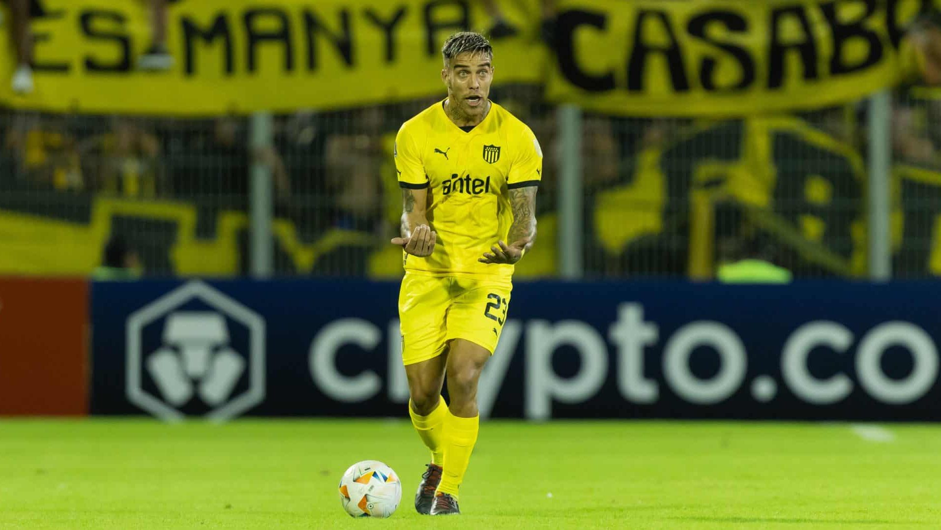 Jogador do Pe&ntilde;arol revela por que prefere enfrentar Gr&ecirc;mio a The Strongest na Libertadores