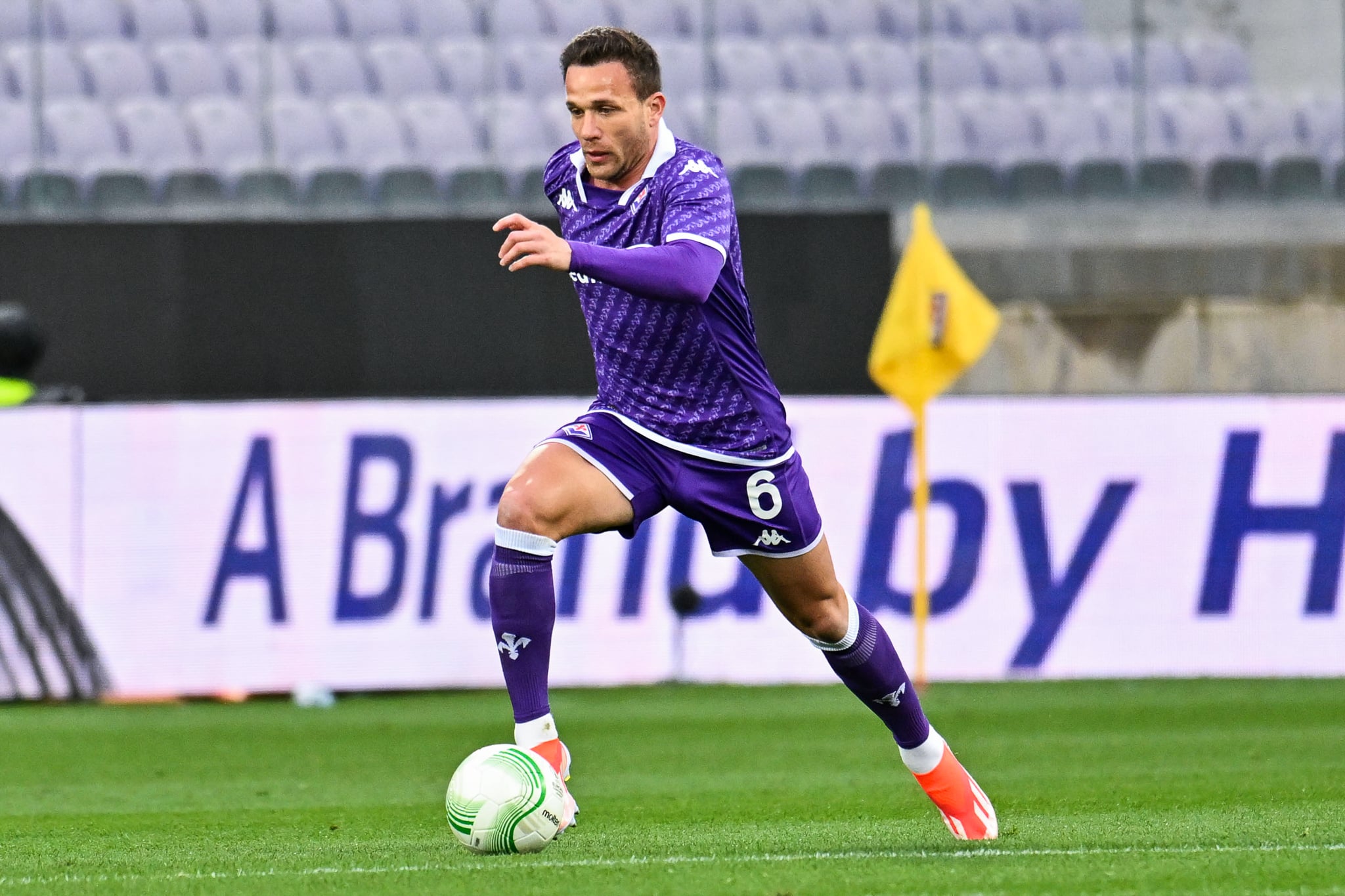 Mudan&ccedil;as impactam, Arthur n&atilde;o ser&aacute; negociado e deve permanecer na Juventus