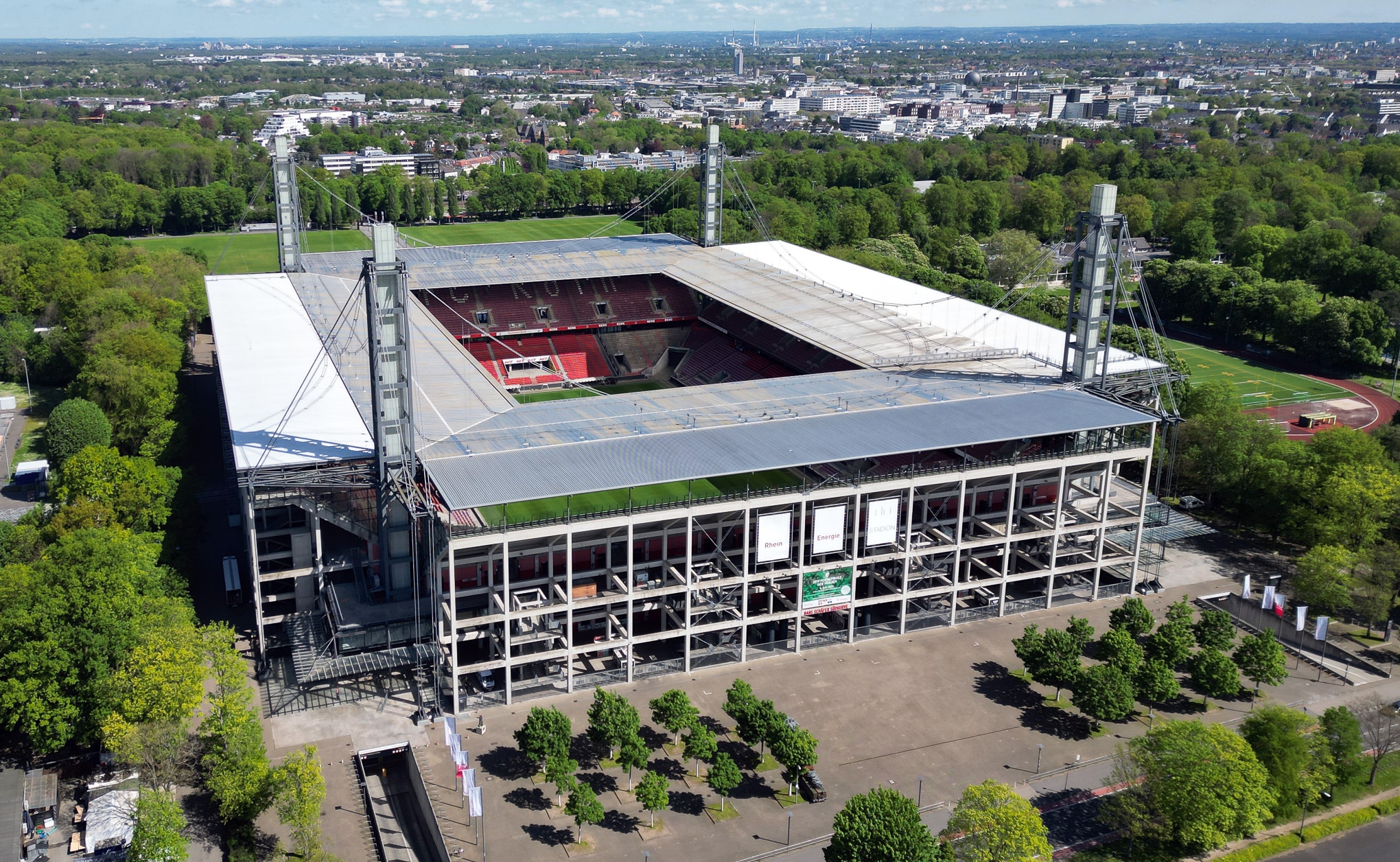Foto: (IconSport) - RheinEnergieStadion, em Col&ocirc;nia