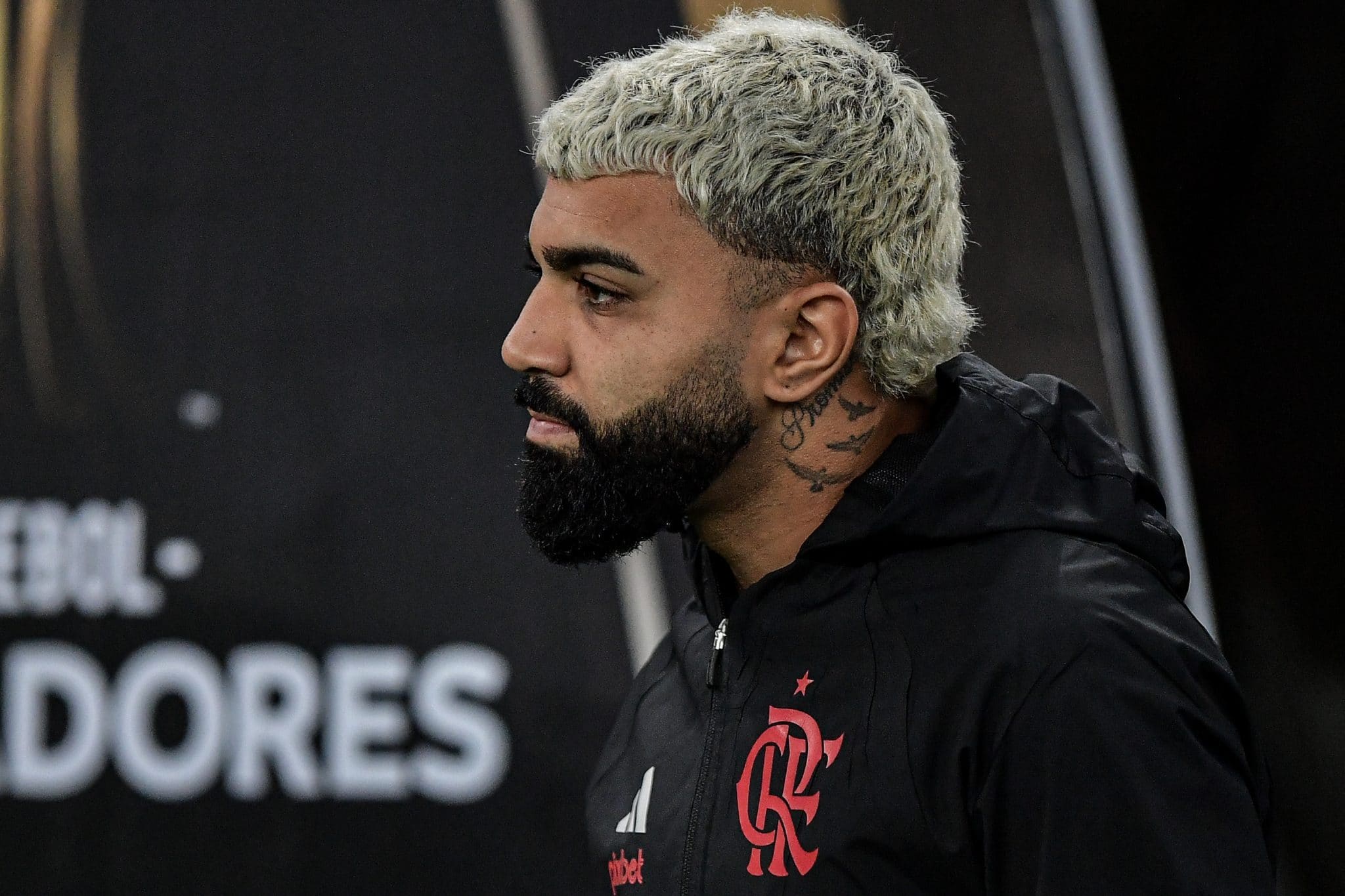 Gabigol no banco de reservas Flamengo