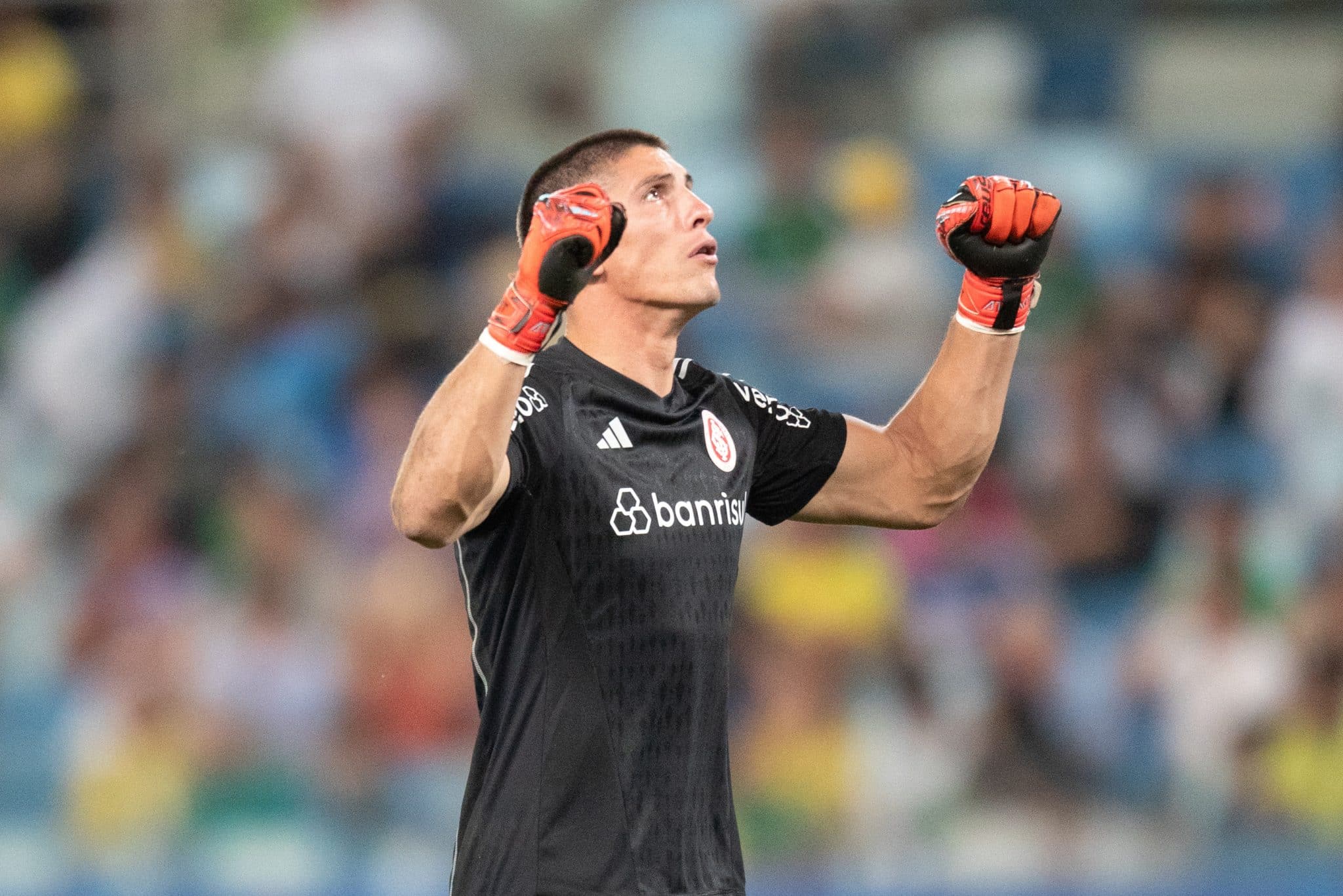 Internacional sofre, mas bate Cuiab&aacute; fora de casa e alivia press&atilde;o sobre Coudet