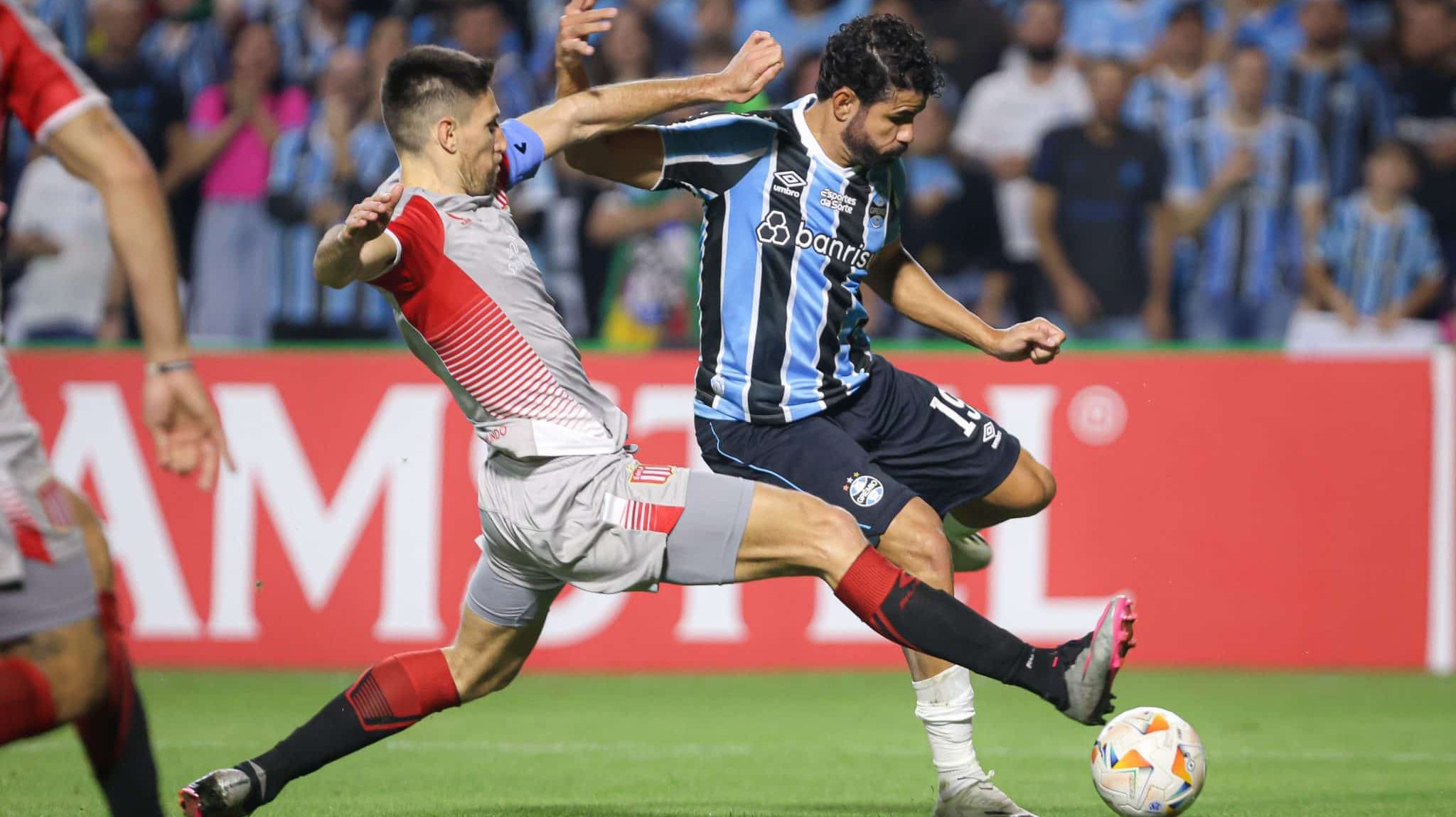 Estudiantes empata no final, e Gr&ecirc;mio pegar&aacute; o Fluminense nas oitavas da Libertadores