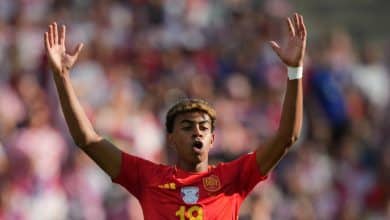 &lsquo;Espero que meus professores estejam assistindo&rsquo;: Yamal pode trocar escola por t&iacute;tulo da Euro