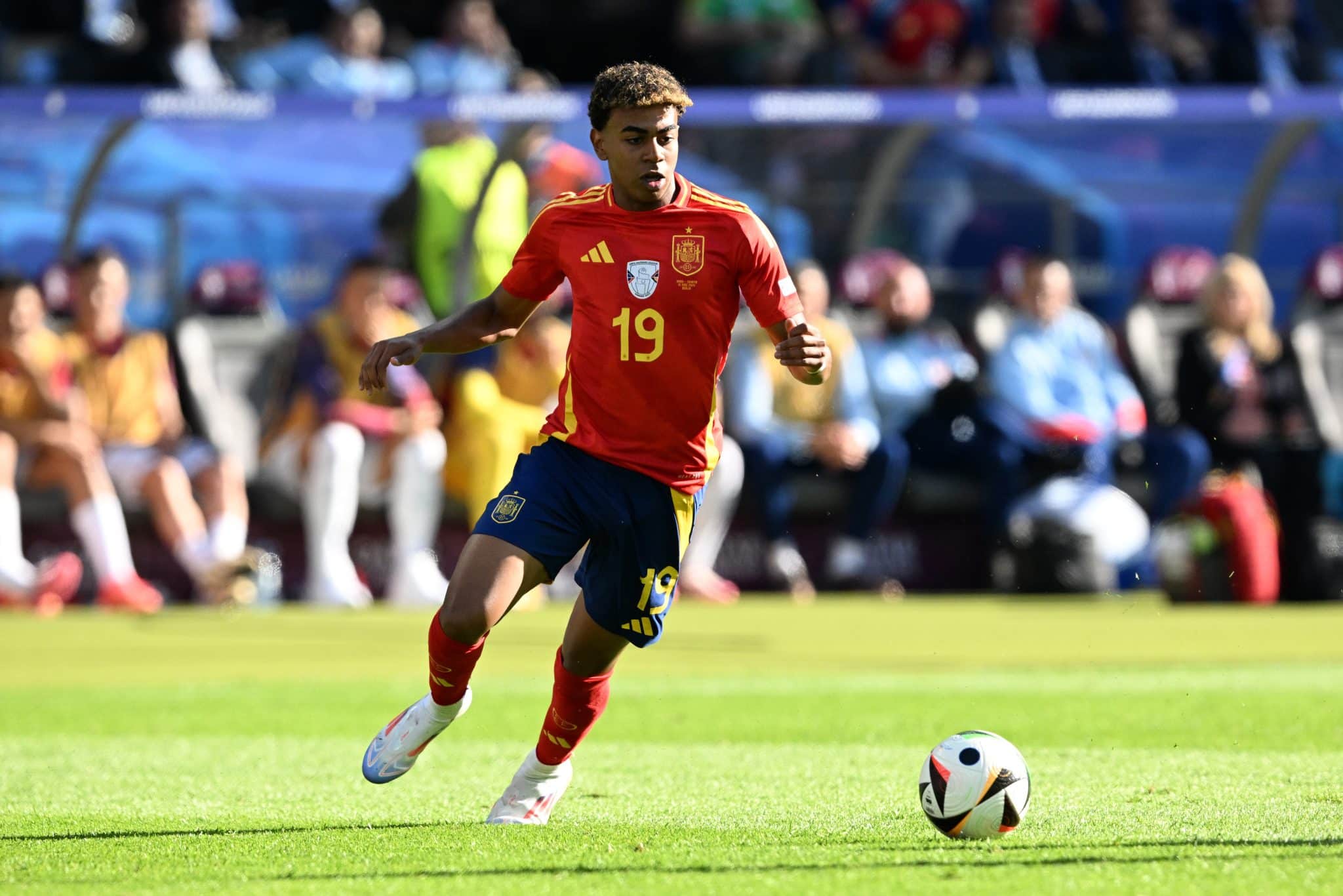 Lamine Yamal brinca de interclasse em passeio da Espanha sobre a Cro&aacute;cia na Eurocopa