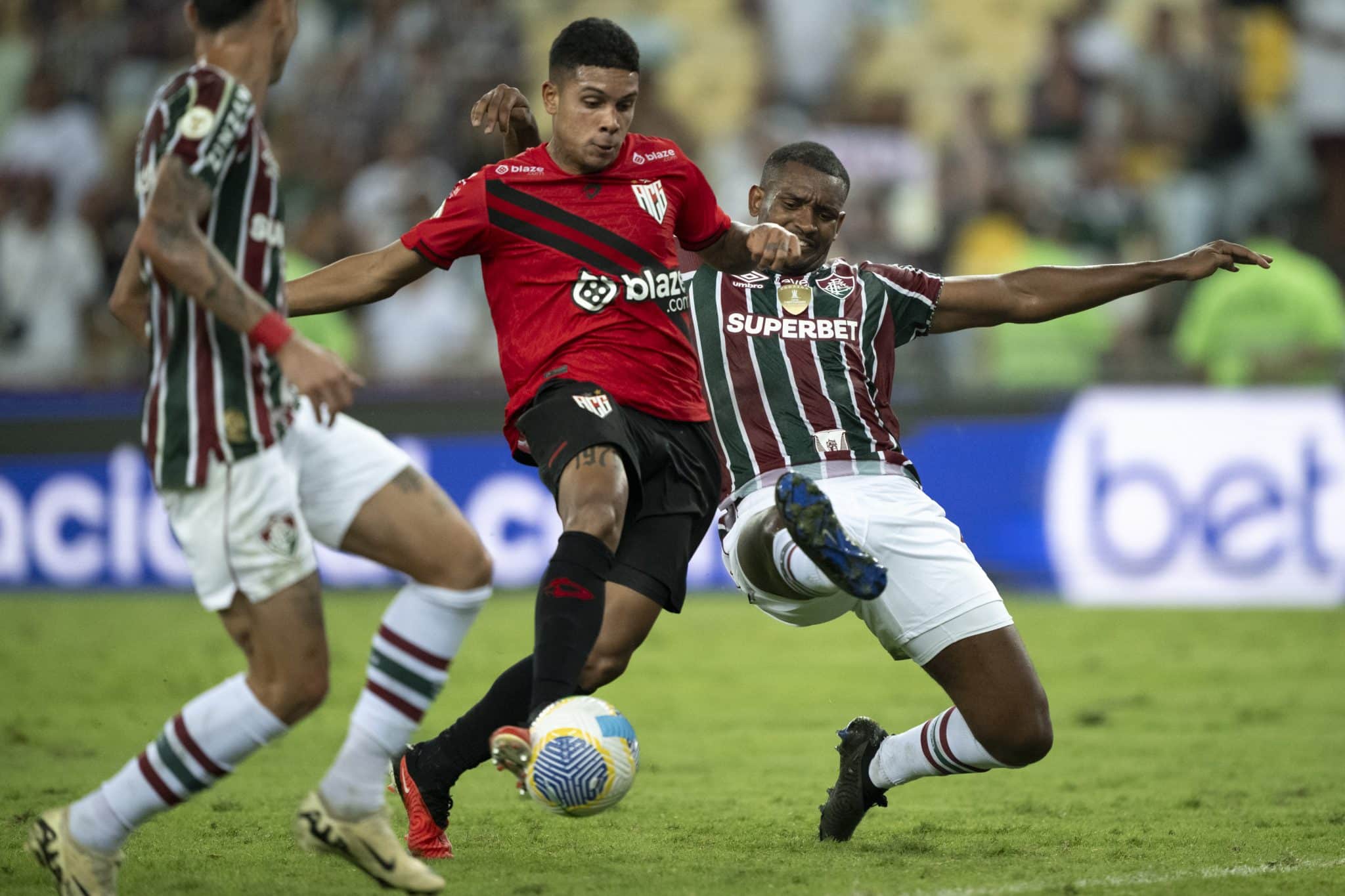 Atl&eacute;tico-GO venceu o Fluminense com gol no fim no primeiro turno do Brasileir&atilde;o - Foto: Icon sport