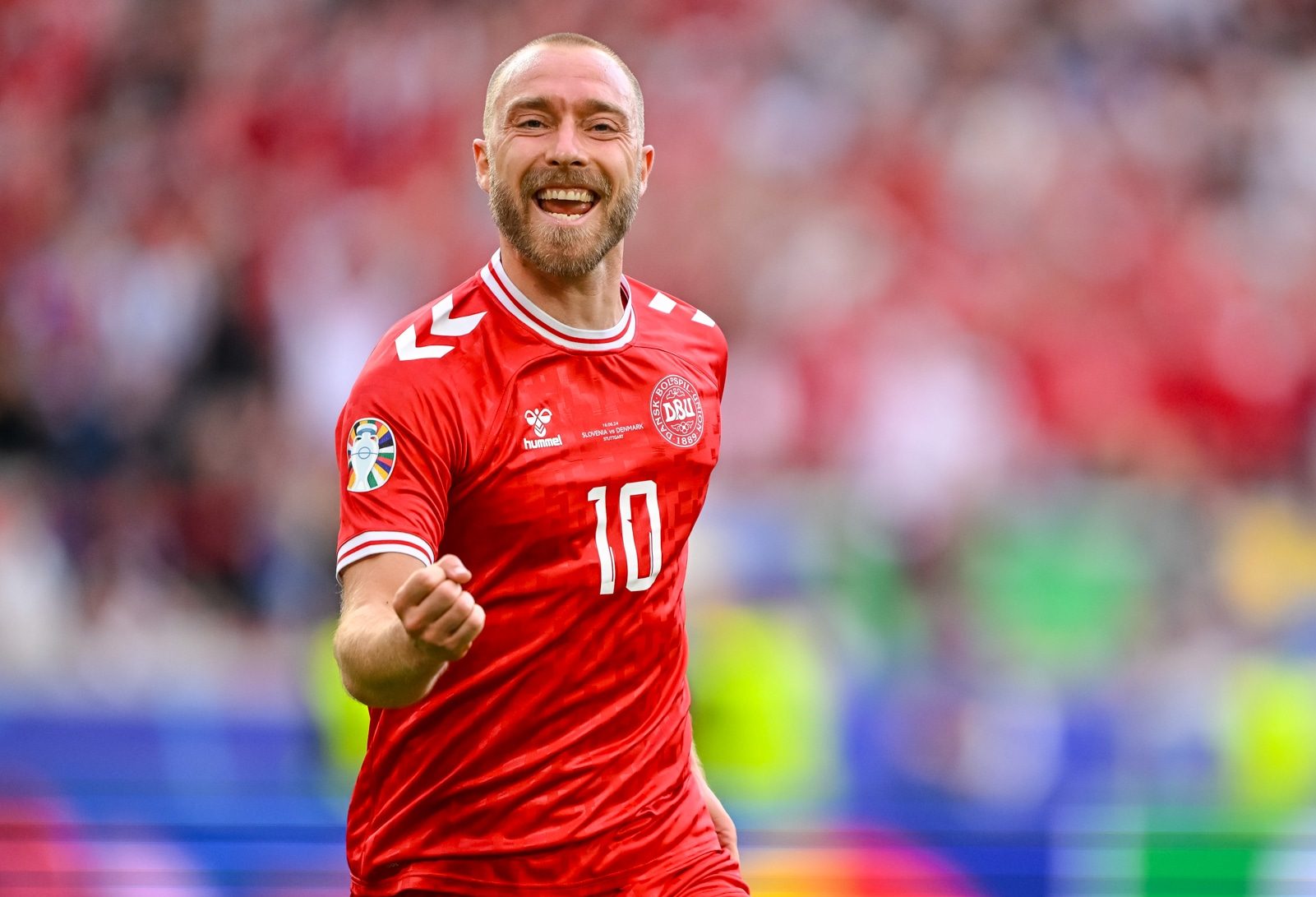 Ap&oacute;s sofrer infarto na &uacute;ltima Eurocopa, Eriksen nasceu de novo no empate da Dinamarca