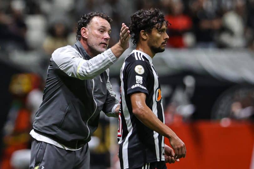 Como a lateral-esquerda se tornou a maior dor de cabeça de Milito no Atlético-MG