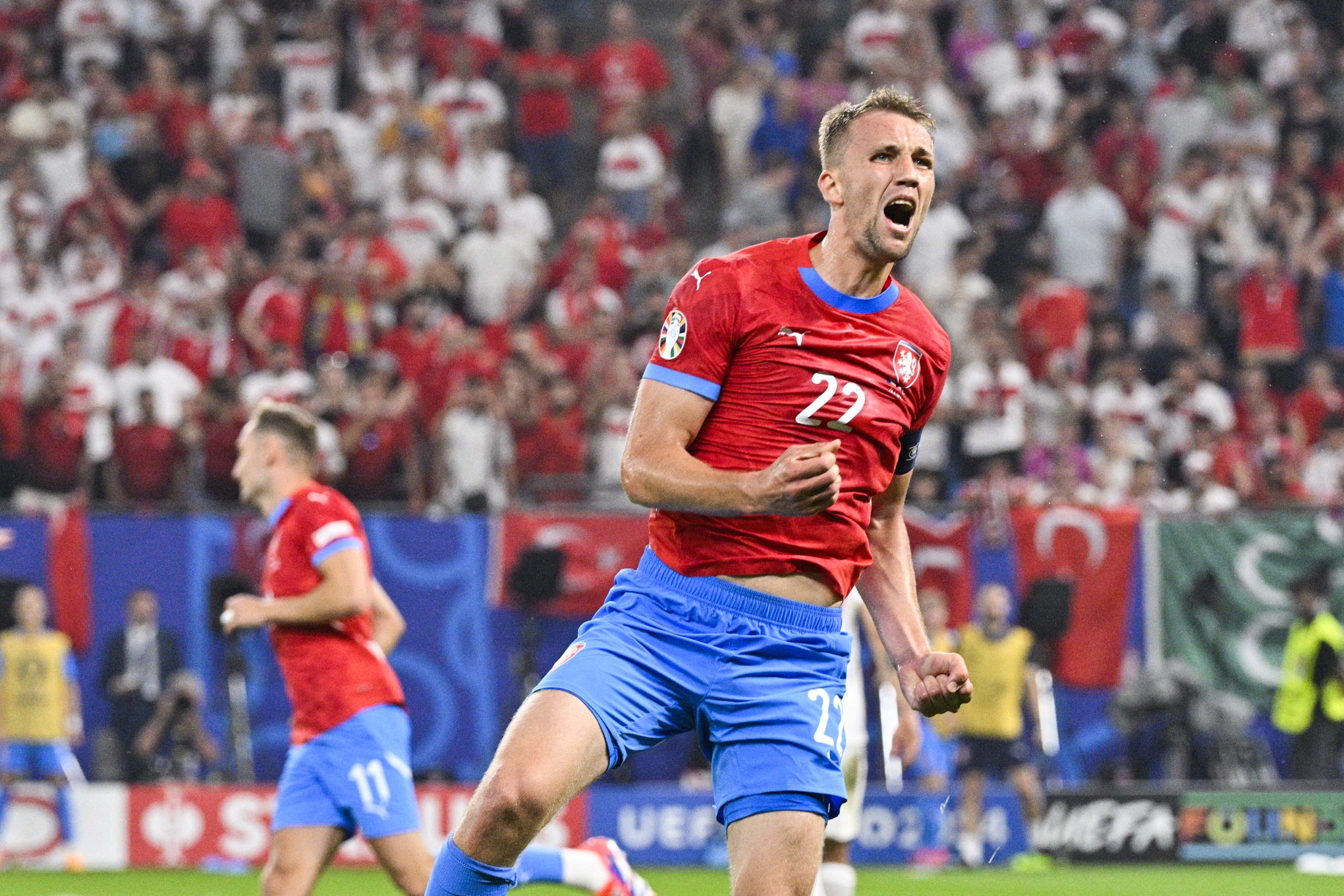 Parceiro de Paquet&aacute; brilha e Rep&uacute;blica Tcheca fica perto de milagre contra Turquia