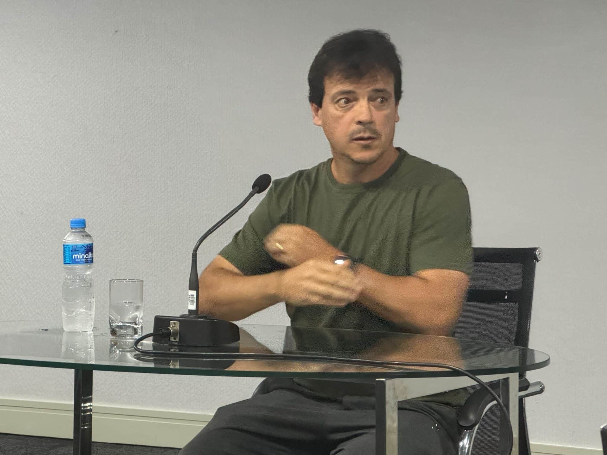 A emo&ccedil;&atilde;o de Fernando Diniz em entrevista de adeus ao Fluminense