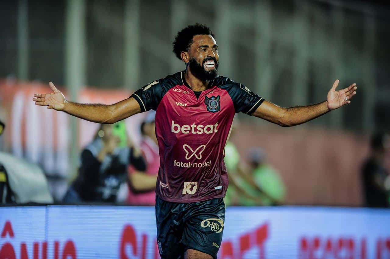 Caio voltou a jogar pelo Vit&oacute;ria ap&oacute;s um ano parado - Foto: Jhony Pinho/EC Vit&oacute;ria