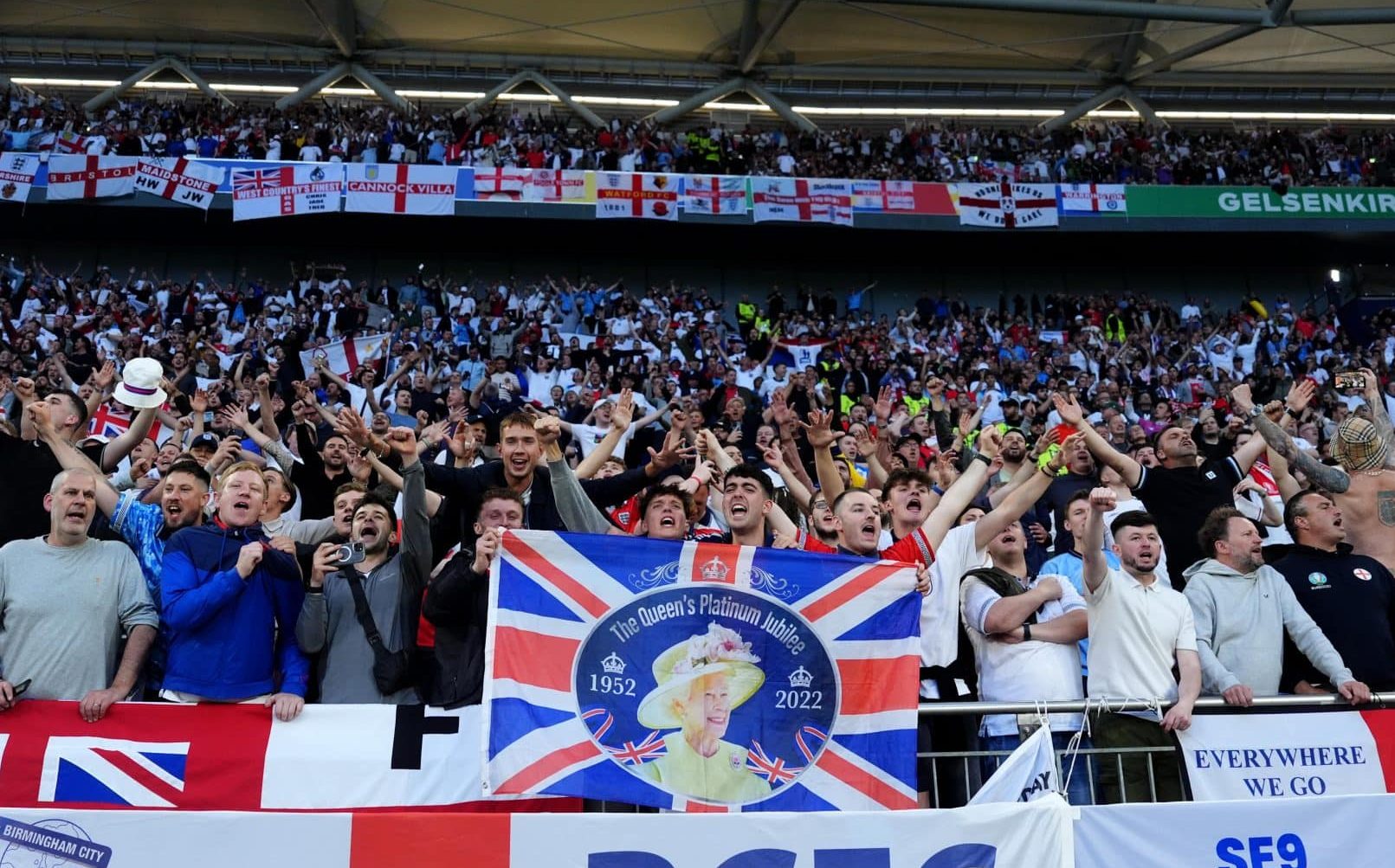 A m&uacute;sica da 2&ordf; Guerra que gera pol&ecirc;mica entre ingleses e alem&atilde;es na Euro: &lsquo;Inaceit&aacute;vel&rsquo;