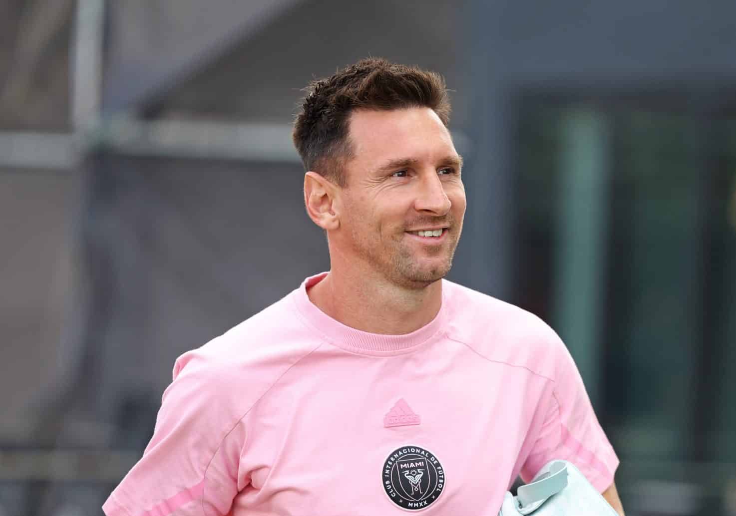 Manchester City ou Real Madrid? Messi aponta qual &eacute; o melhor time do mundo