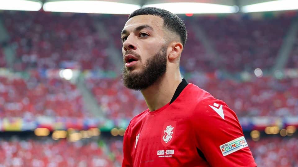 Sensação da Geórgia, artilheiro da Euro 2024 chama atenção de gigante francês