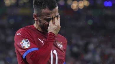 Sele&ccedil;&atilde;o amea&ccedil;a deixar a Eurocopa ap&oacute;s insultos de croatas&nbsp;e&nbsp;albaneses