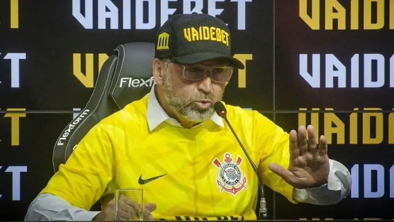 Augusto Melo garante que suposto print com dirigente do Corinthians &eacute; falso
