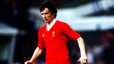 Alan Hansen, &iacute;dolo do Liverpool, vive drama no hospital e est&aacute; &lsquo;gravemente doente&rsquo;