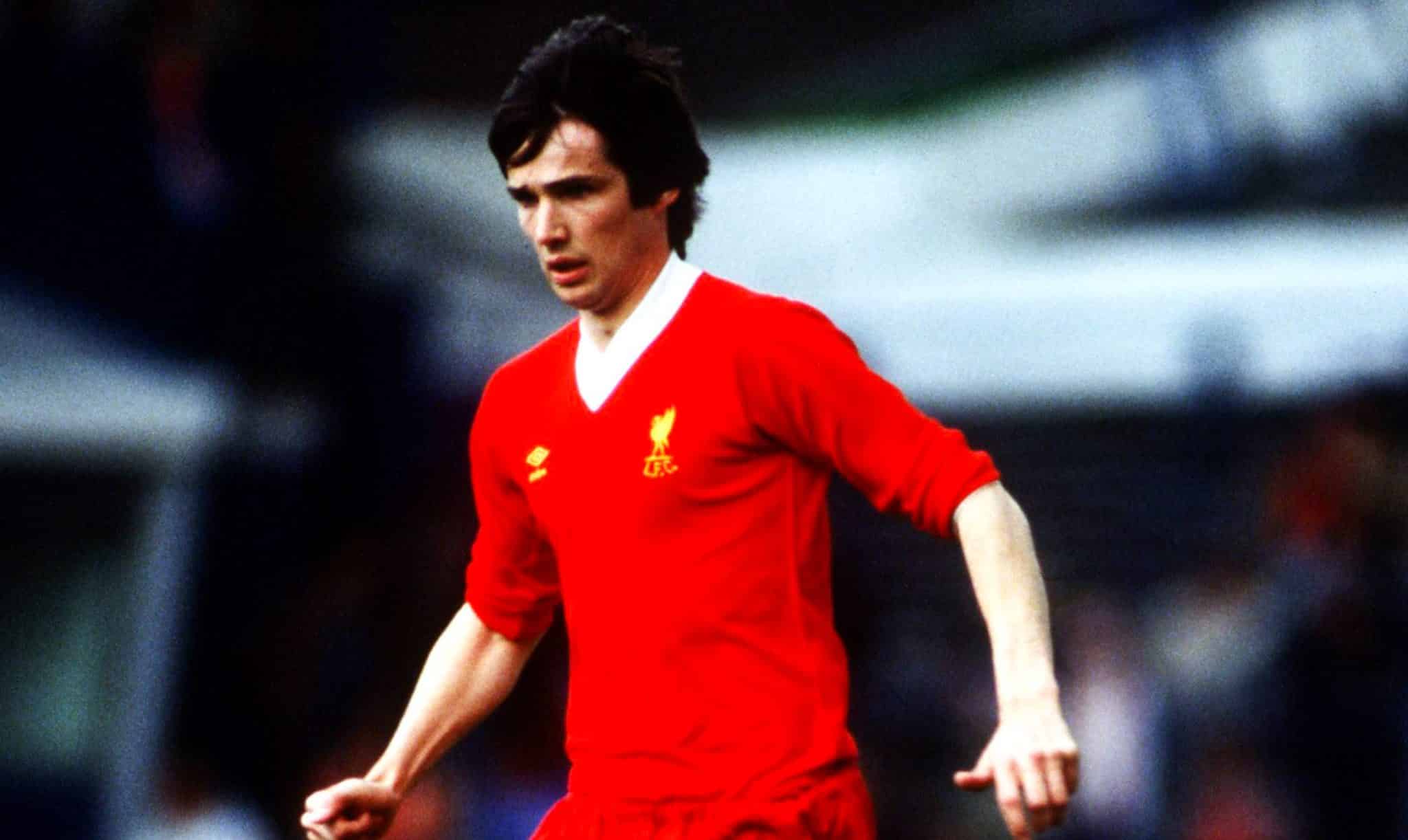 Alan Hansen, &iacute;dolo do Liverpool, vive drama no hospital e est&aacute; &lsquo;gravemente doente&rsquo;