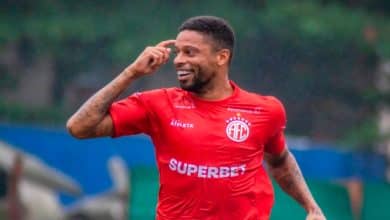 Das incertezas na carreira &agrave; sintonia com a torcida: Andr&eacute; Balada ganha as redes e se reinventa no Am&eacute;rica-RJ