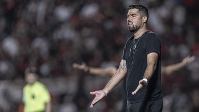 Com Carlos Miguel vaiado, Corinthians agrava crise e acumula problemas para cl&aacute;ssico
