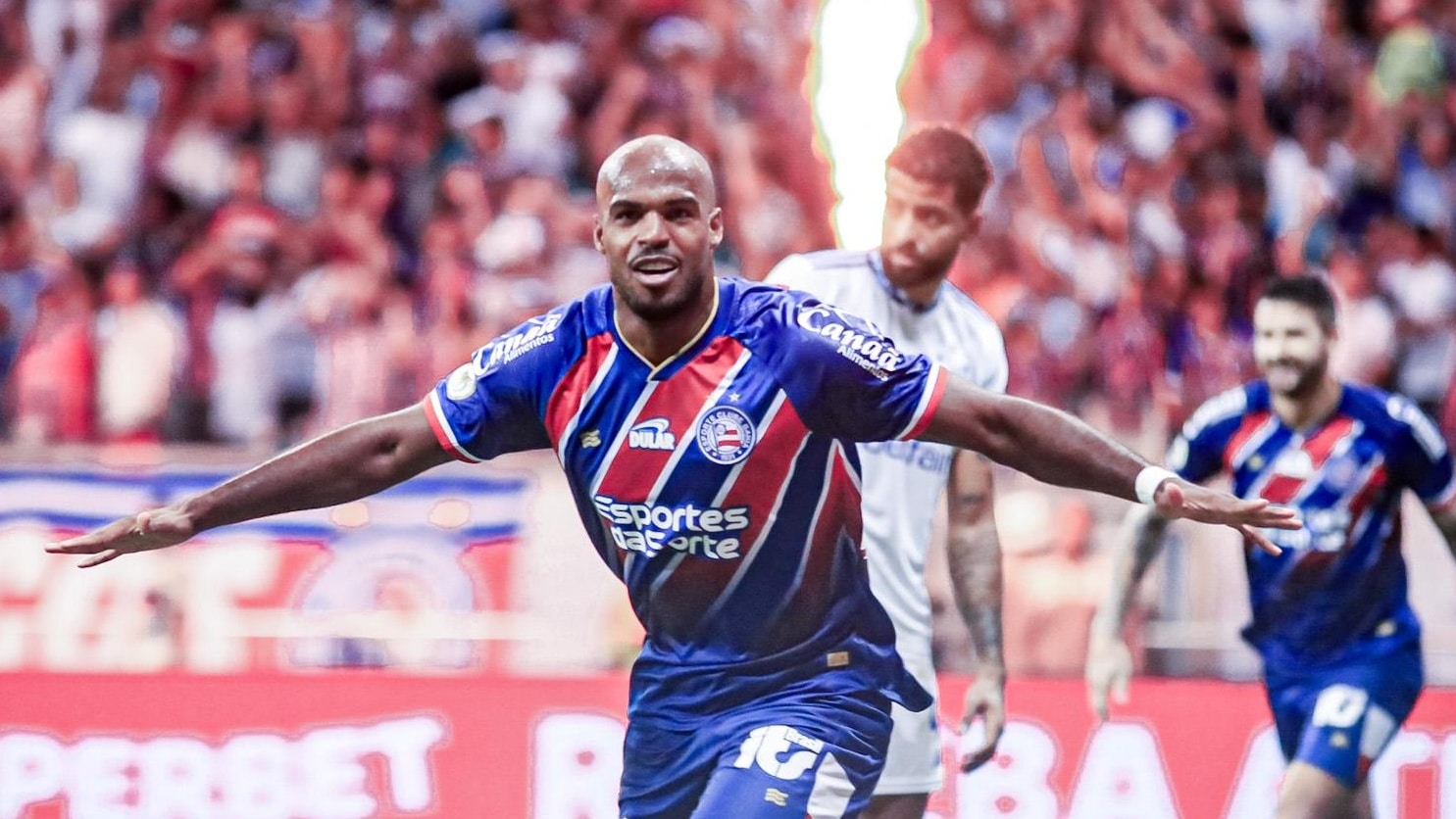 Setor mais forte compromete e Cruzeiro &eacute; goleado pelo Bahia